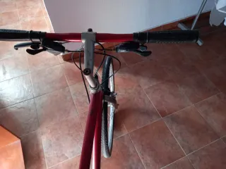 Bicicleta Montaña GLOBE-TROTTER Negra