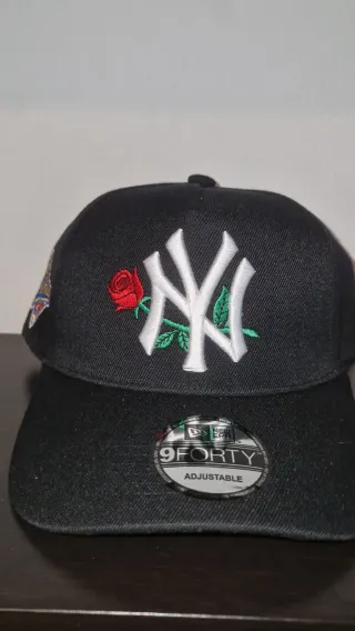 Gorra New York Yankees 9FORTY Curva Negra Rosa
