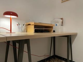 Escritorio IKEA madera y metal