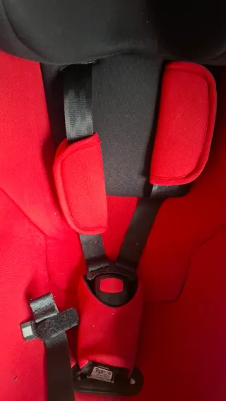 Silla de coche KOOS roja