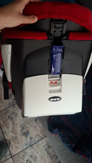 Silla de coche KOOS roja