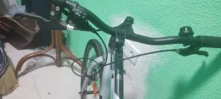 Bicicleta de adulto prácticamente sin usar