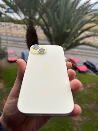 iPhone 15 - 100% Batería