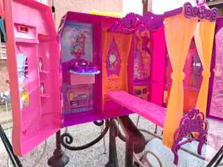 Castello Barbie rosa e viola