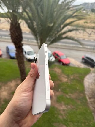 iPhone 14 - 100% Batería