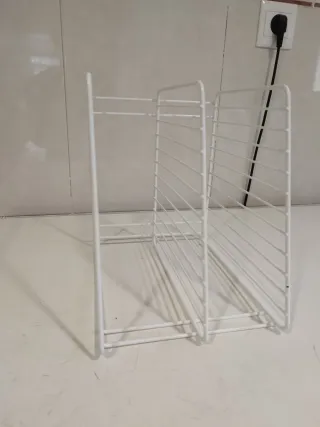 Estantería metálica blanca cocina