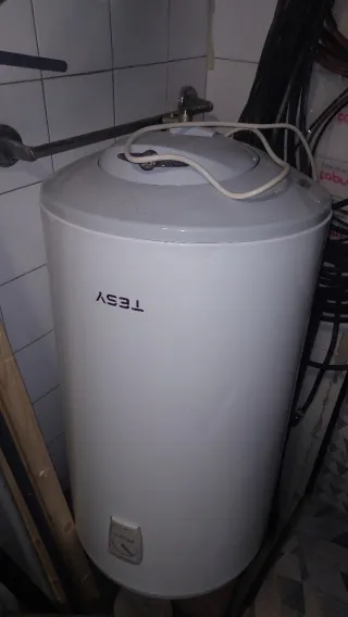 Calentador eléctrico 82L.