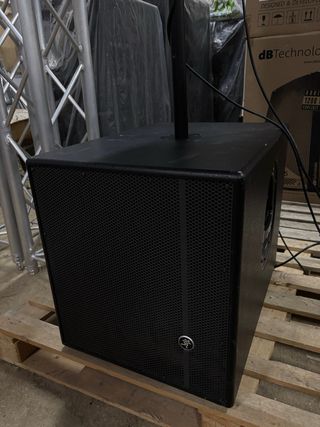 Subgrave Mackie Negro