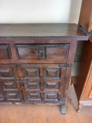 Mueble rústico de madera