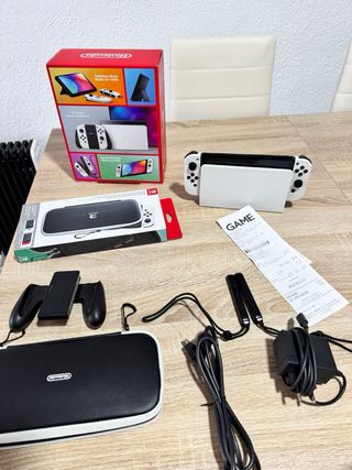 Nintendo Switch OLED - Como Nueva