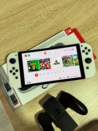 Nintendo Switch OLED - Como Nueva