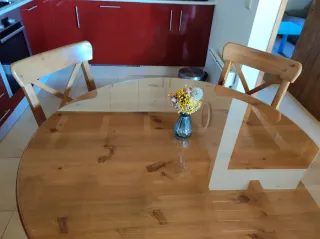 Mesa redonda pino cristal + 4 sillas