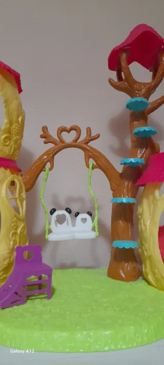 Casa Enchantimals con 3 muñecas