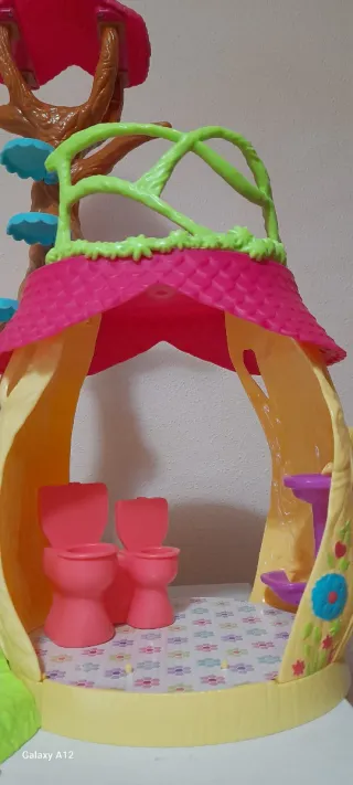 Casa Enchantimals con 3 muñecas