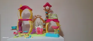Casa Enchantimals con 3 muñecas