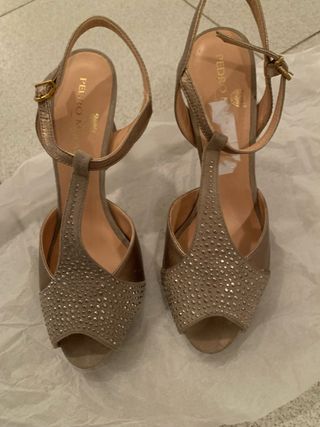 Sandalias Pedro Miralles Beige y Dorado