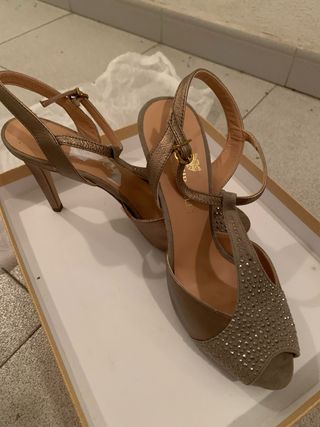 Sandalias Pedro Miralles Beige y Dorado