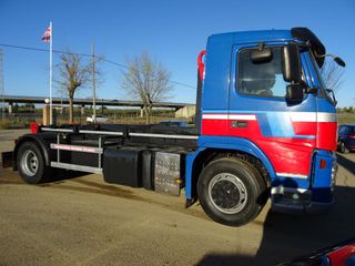 Volvo FM 300-CAMIONES GANCHO PORTACONTENEDOR