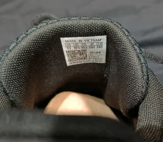 Zapatillas Adidas Negras y Blancas