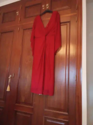 Vestido fiesta rojo drapeado