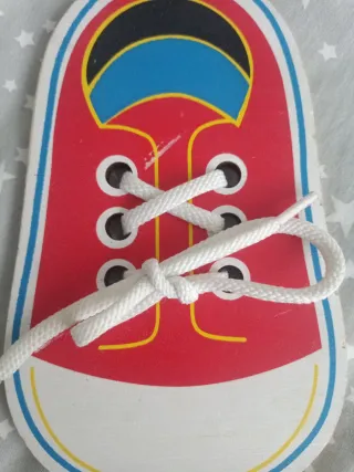 Zapato para aprender a atar cordones