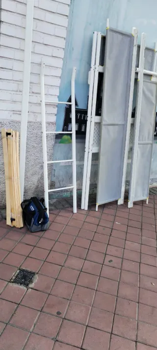 Litera Blanca metálica IKEA con protector