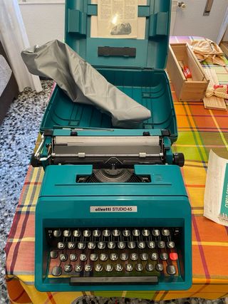 Máquina de escribir Olivetti Studio 45