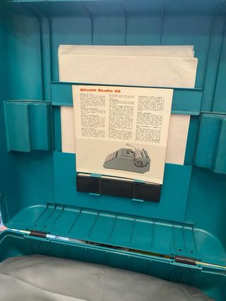 Máquina de escribir Olivetti Studio 45