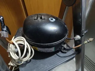 Compresor Embraco EMT26CLP