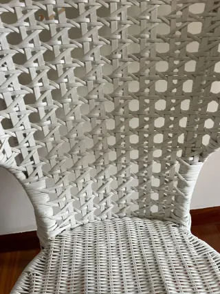 Silla de mimbre blanco