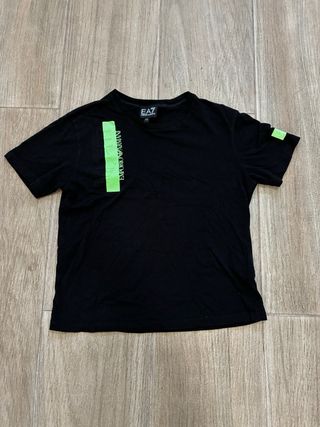 Conjunto Camiseta Negra y Jeans Azules