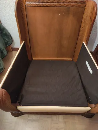 Butaca de piel y madera color beige