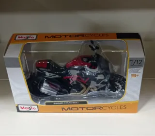 Maisto Ducati Diavel Carbon 1:12