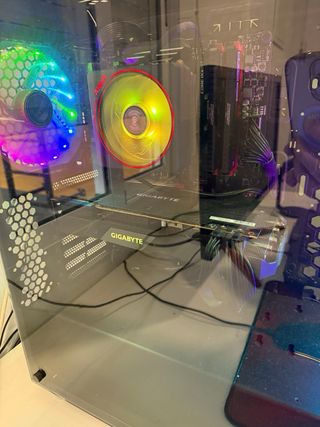 PC Gamer con Silla, Escritorio y Accesorios