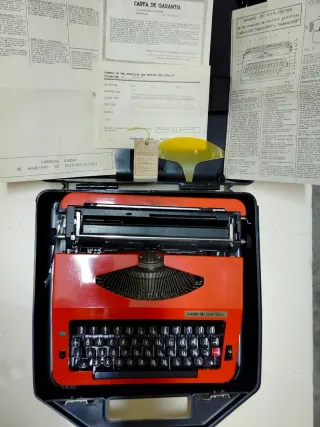 Máquina de escribir Maritsa 25 Naranja