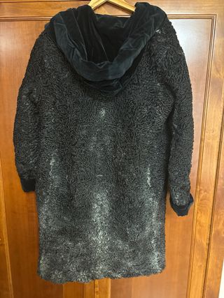 Abrigo de astracán negro