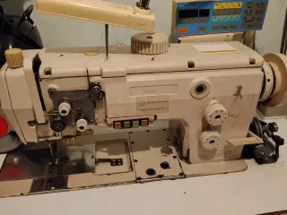 Máquina coser triple arrastre corta hilo