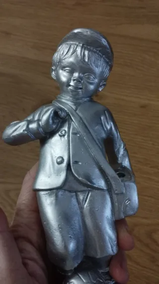 Figura niño futbolista