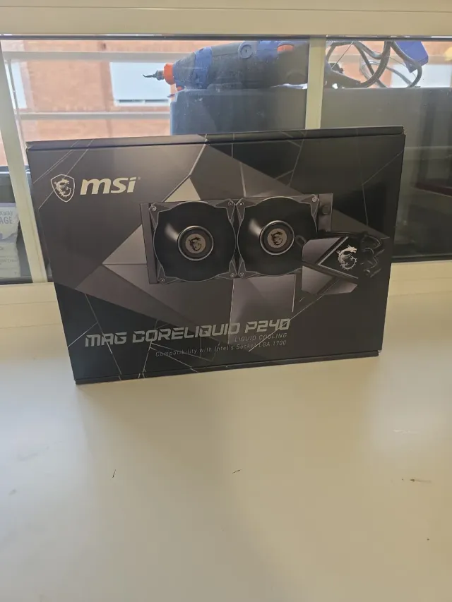 Refrigerazione liquida MSI MAG CORELIQUID P240