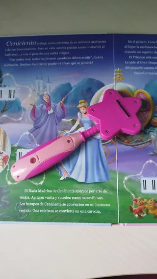 Libro momentos mágicos princesas Disney con varita