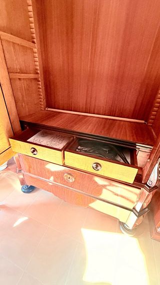 Armario de roble noble macizo 1890