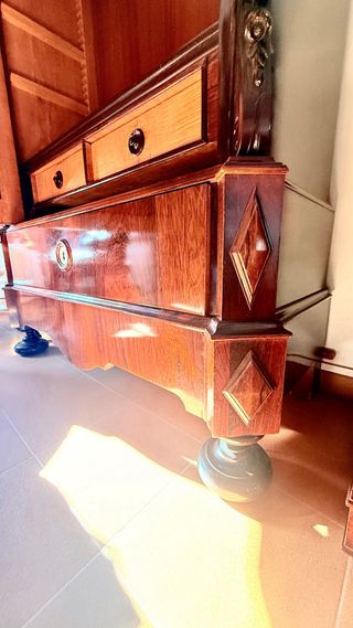 Armario de roble noble macizo 1890