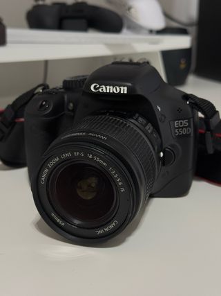 Canon EOS 550D - Pari al nuovo