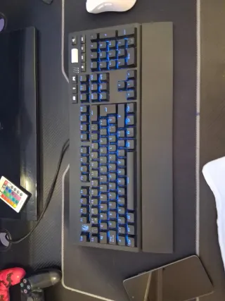 PS4 Slim Negra + 2 Mandos + GTA V