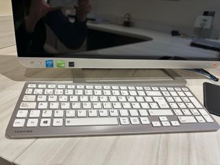 PC Todo en Uno Toshiba Plata/Blanco