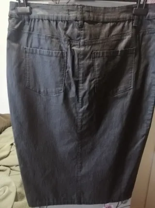 Falda negra talla 44