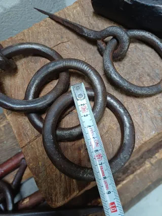 Antiguos Amarraburros y porilla cantero