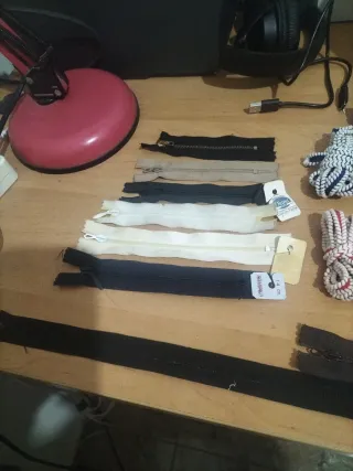 Lote de cremalleras y cintas