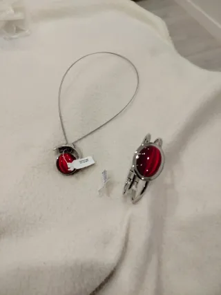Conjunto collar y pulsera con piedra roja