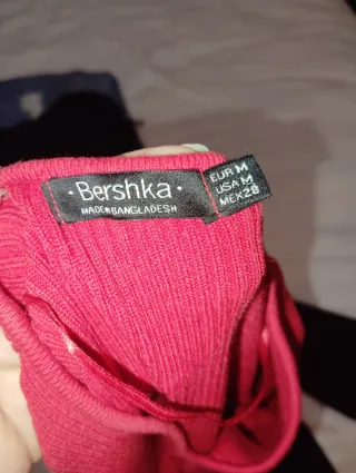 Conjunto mujer top rojo y pantalón negro